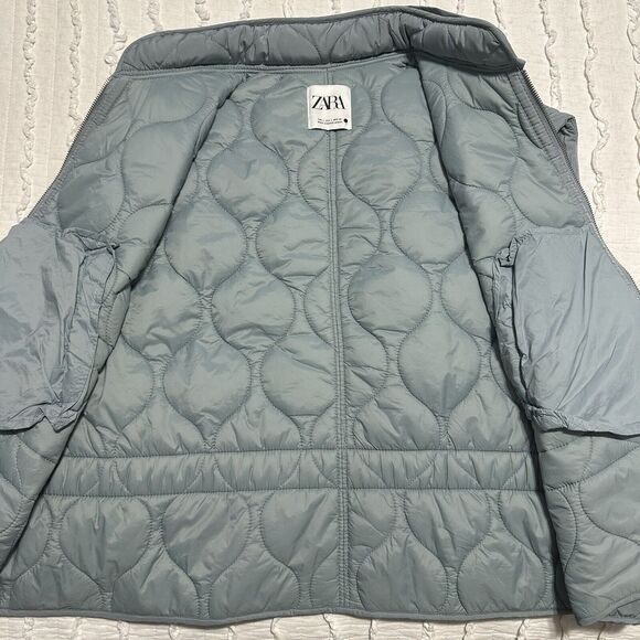 ZARA Women's Quilted Puffer Vest Size L Mock Neck Pockets Hidden Hoodie Gray - Picture 6 of 11